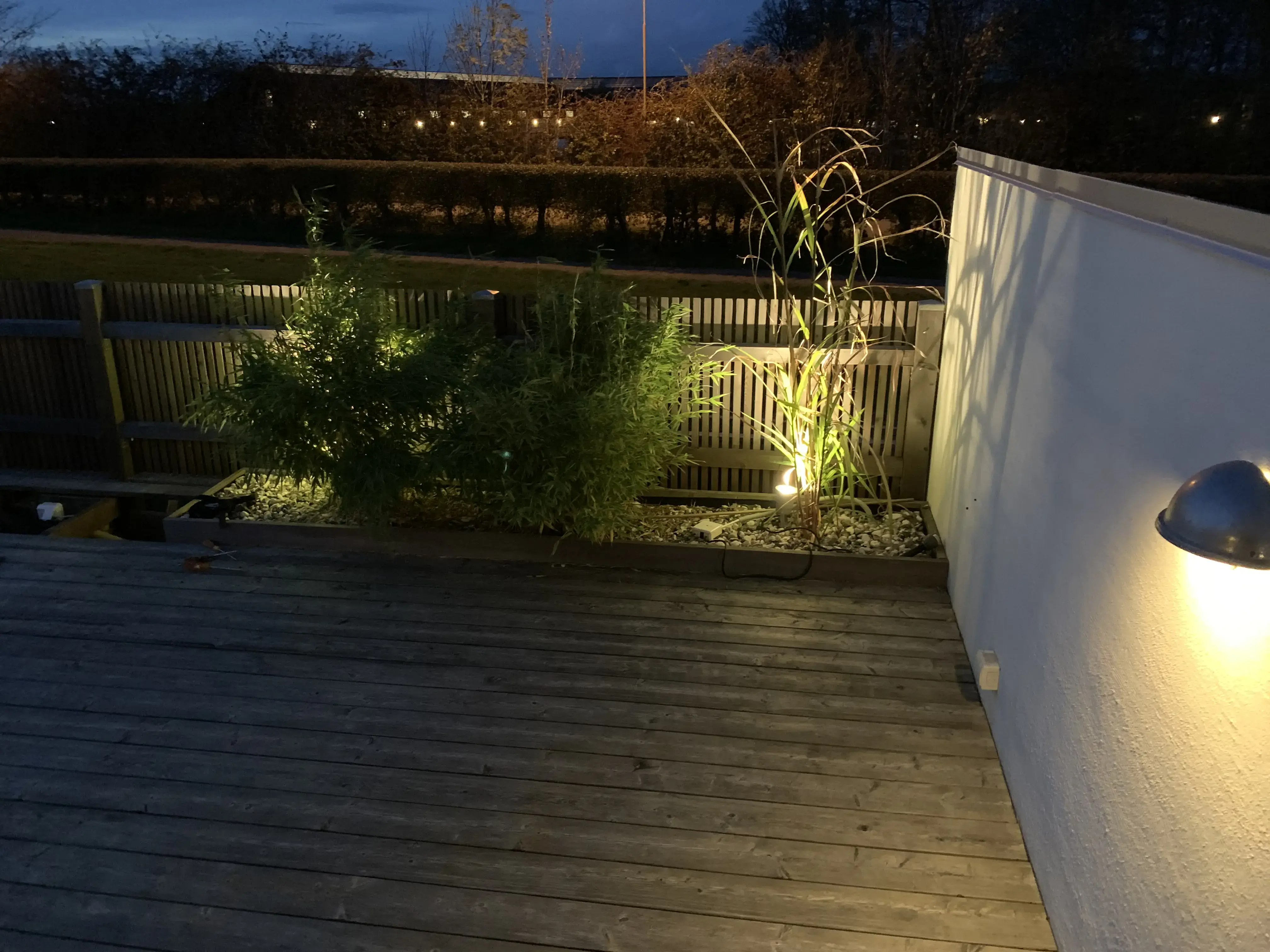 Uteplats med belysning